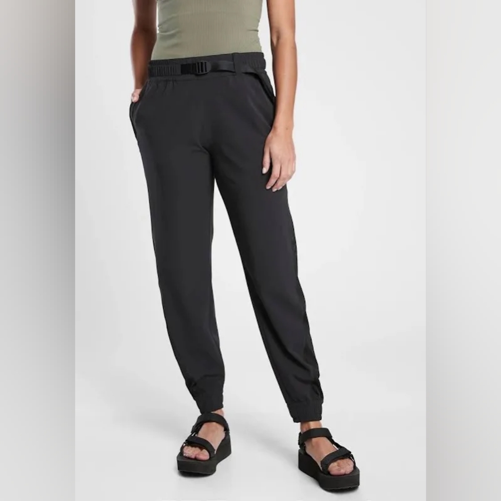 Athleta Quest Jogger Black Size 2 EUC